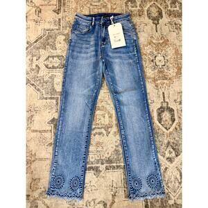 Coco + Carmen Burst Embroidery EverStretch Denim Jeans Size M New with Tags